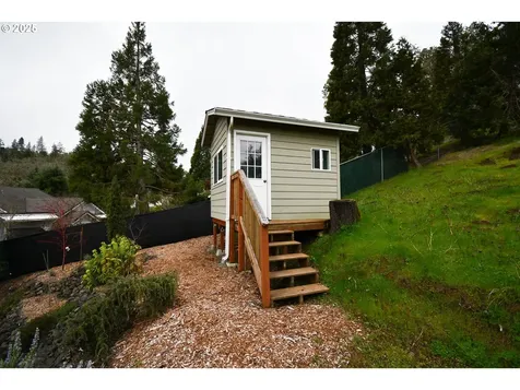 2360 NW Witherspoon Avenue Roseburg OR 97471