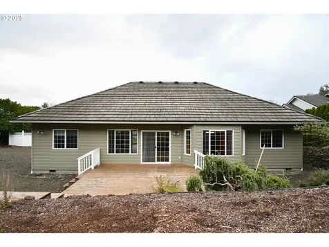 2360 NW Witherspoon Avenue Roseburg OR 97471