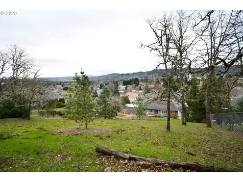 2360 NW Witherspoon Avenue Roseburg OR 97471