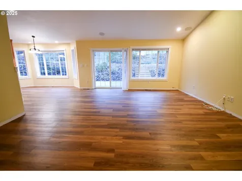2360 NW Witherspoon Avenue Roseburg OR 97471