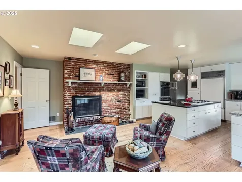 2335 SW Garden View Avenue Portland OR 97225