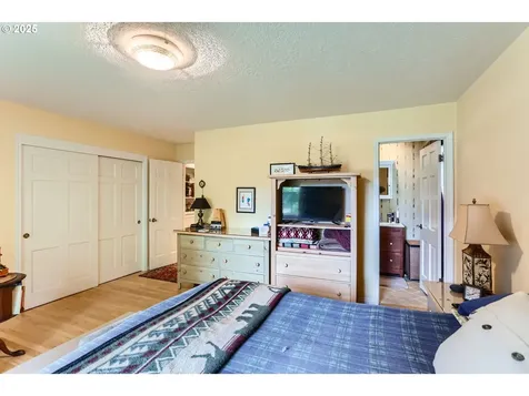 2335 SW Garden View Avenue Portland OR 97225
