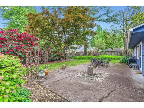 2335 SW Garden View Avenue Portland OR 97225