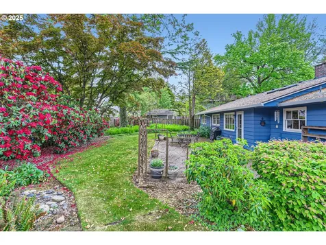 2335 SW Garden View Avenue Portland OR 97225