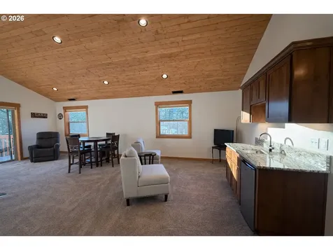 125 Melgard Court Detroit OR 97342