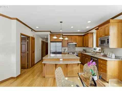 123 3rd Street Lake Oswego OR 97034