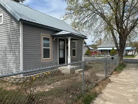 2339 East Street Baker City OR 97814
