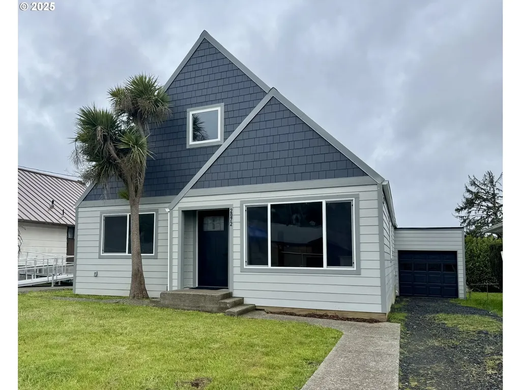 2072 Harrison Street North Bend OR 97459