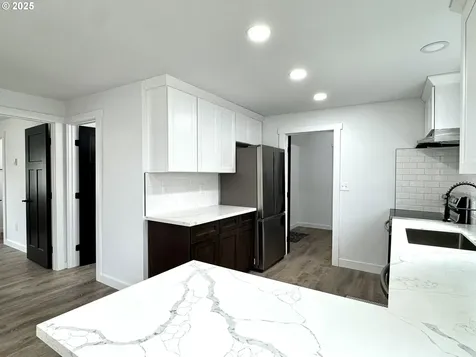 2072 Harrison Street North Bend OR 97459