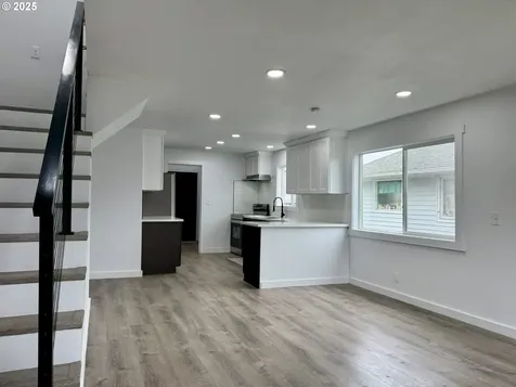 2072 Harrison Street North Bend OR 97459