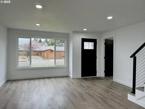 2072 Harrison Street North Bend OR 97459