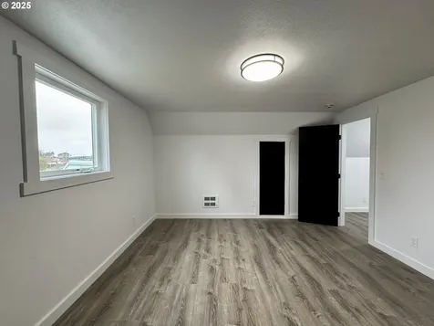 2072 Harrison Street North Bend OR 97459