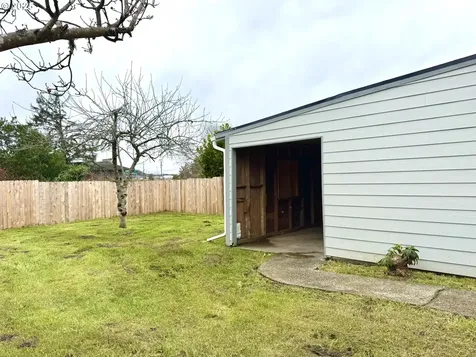 2072 Harrison Street North Bend OR 97459