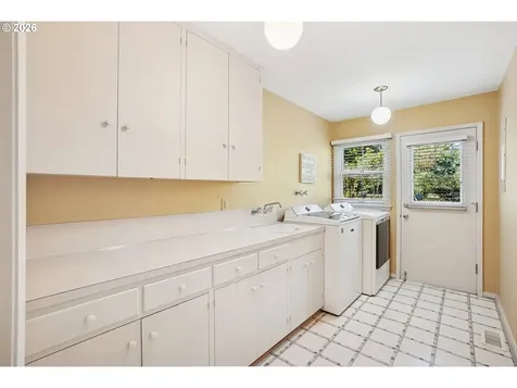 7260 SW Northvale Way Portland OR 97225