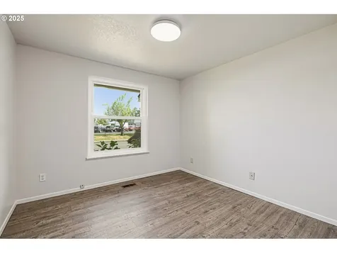 881 S Linden Street Cornelius OR 97113