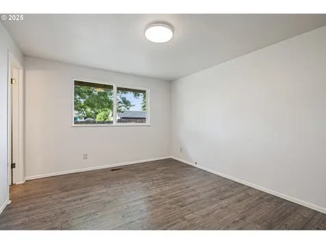 881 S Linden Street Cornelius OR 97113
