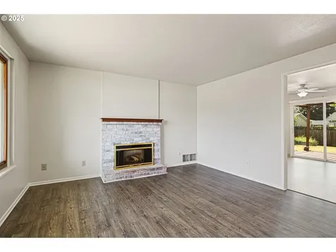 881 S Linden Street Cornelius OR 97113