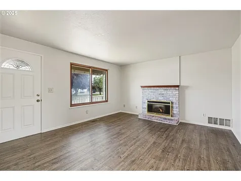 881 S Linden Street Cornelius OR 97113