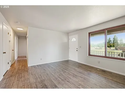 881 S Linden Street Cornelius OR 97113