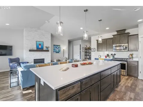 2053 N 4th Way Ridgefield WA 98642