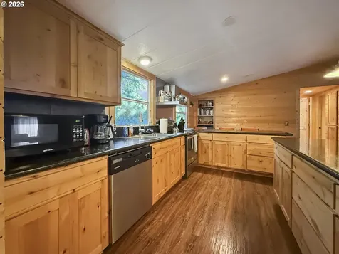 16947 Parkview Drive Brookings OR 97415