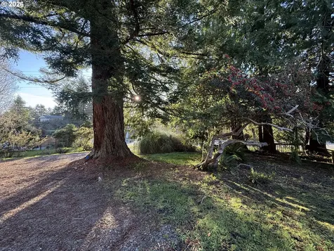 16947 Parkview Drive Brookings OR 97415