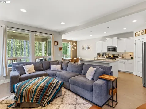 303 S 39th Drive Ridgefield WA 98642