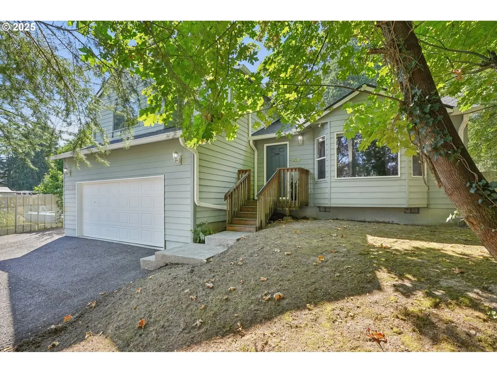 10748 SE Clinton Street Portland OR 97266