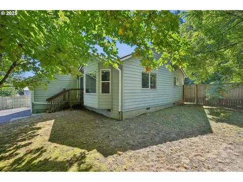 10748 SE Clinton Street Portland OR 97266