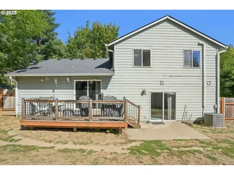 10748 SE Clinton Street Portland OR 97266