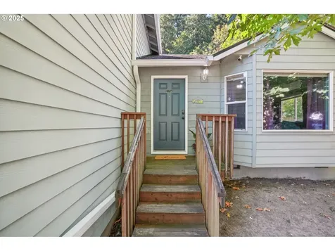 10748 SE Clinton Street Portland OR 97266