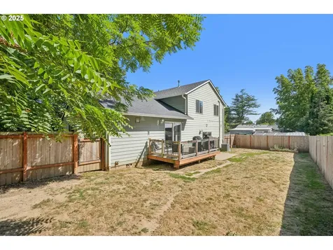 10748 SE Clinton Street Portland OR 97266