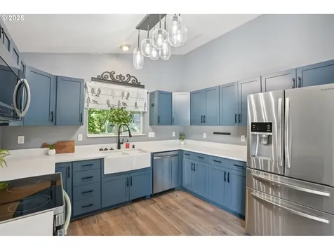 10748 SE Clinton Street Portland OR 97266