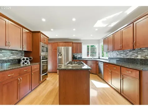 12524 SE Bluff Drive Clackamas OR 97015