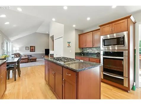 12524 SE Bluff Drive Clackamas OR 97015