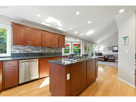 12524 SE Bluff Drive Clackamas OR 97015