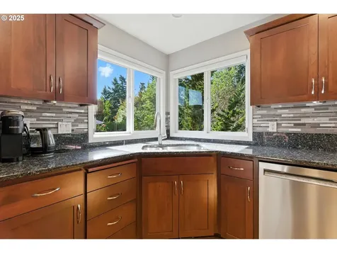12524 SE Bluff Drive Clackamas OR 97015