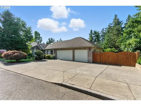 12524 SE Bluff Drive Clackamas OR 97015