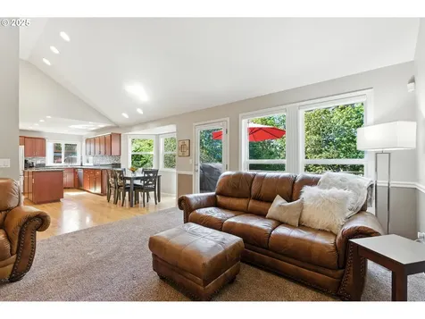 12524 SE Bluff Drive Clackamas OR 97015