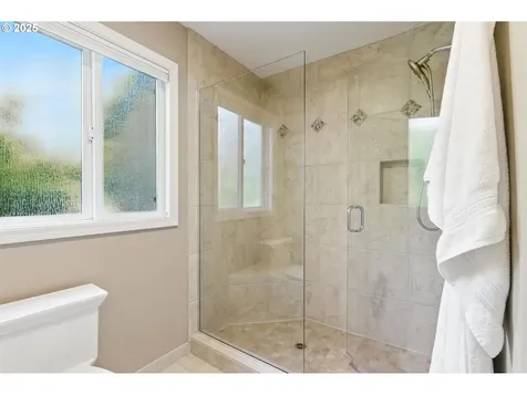 12524 SE Bluff Drive Clackamas OR 97015