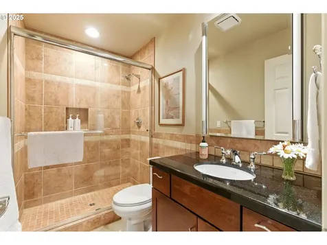 12524 SE Bluff Drive Clackamas OR 97015