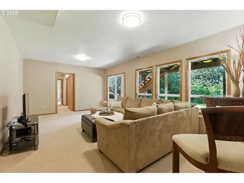 12524 SE Bluff Drive Clackamas OR 97015