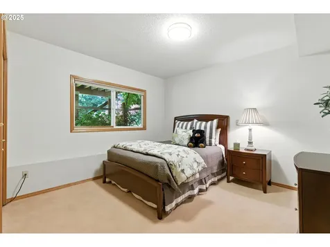12524 SE Bluff Drive Clackamas OR 97015
