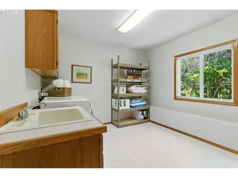 12524 SE Bluff Drive Clackamas OR 97015