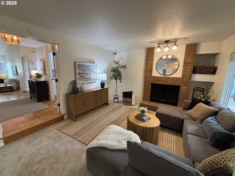 890 Alvina Street SE Salem OR 97306
