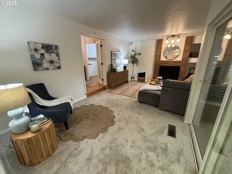 890 Alvina Street SE Salem OR 97306