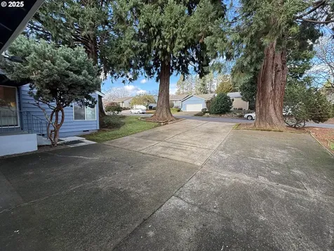 890 Alvina Street SE Salem OR 97306