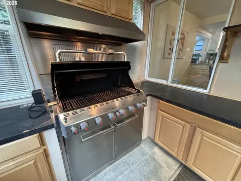 890 Alvina Street SE Salem OR 97306