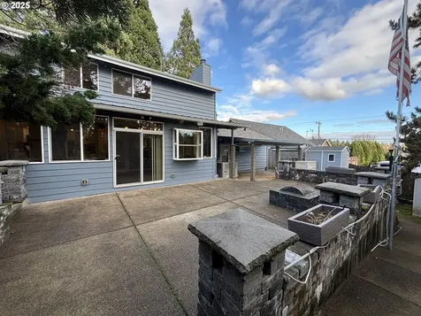 890 Alvina Street SE Salem OR 97306