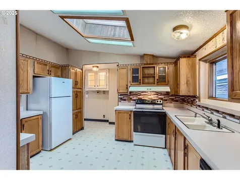 18485 SW Pacific Drive Tualatin OR 97062